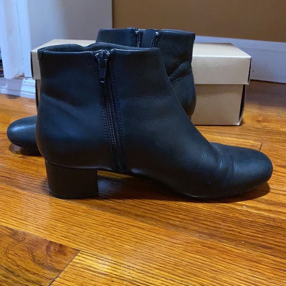 Clarks low heel black leather boot - Picture 3 of 3